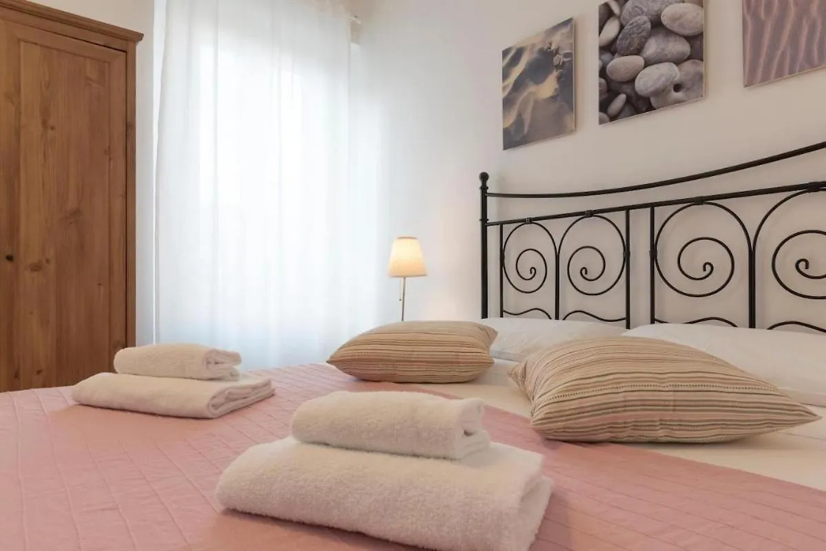Romeathome146 - Monti Italy