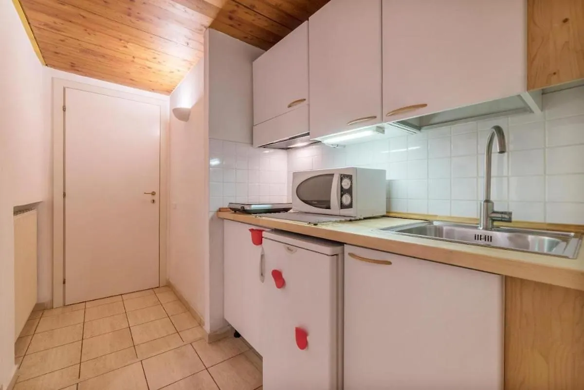 Romeathome146 - Monti Italy